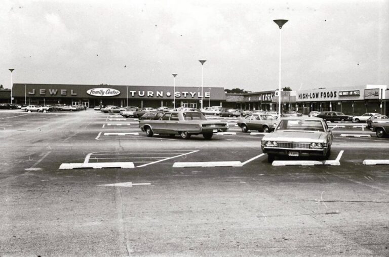Harlem-Foster-Shopping-Center-1970s-1024x677-1